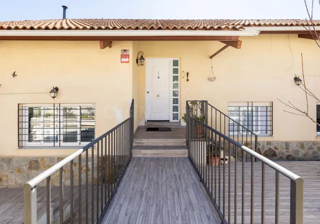 Bonita Casa en Nivar — 2