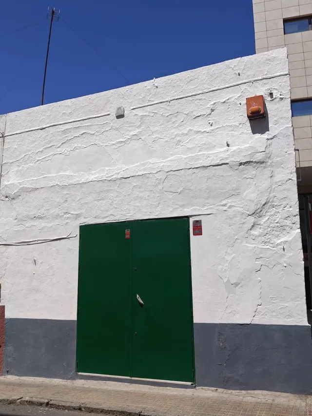 SE VENDE LOCAL DE 150M2 MUY CERCA DEL CENTRO DE CHICLANA - foto 4