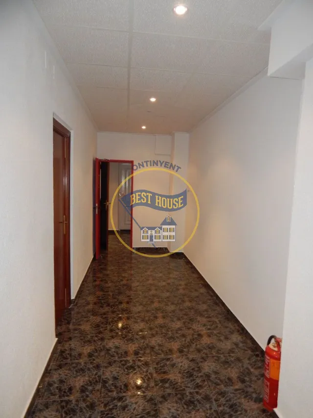 LOTE DE TRES LOCALES EN EL LLOMBO — 14