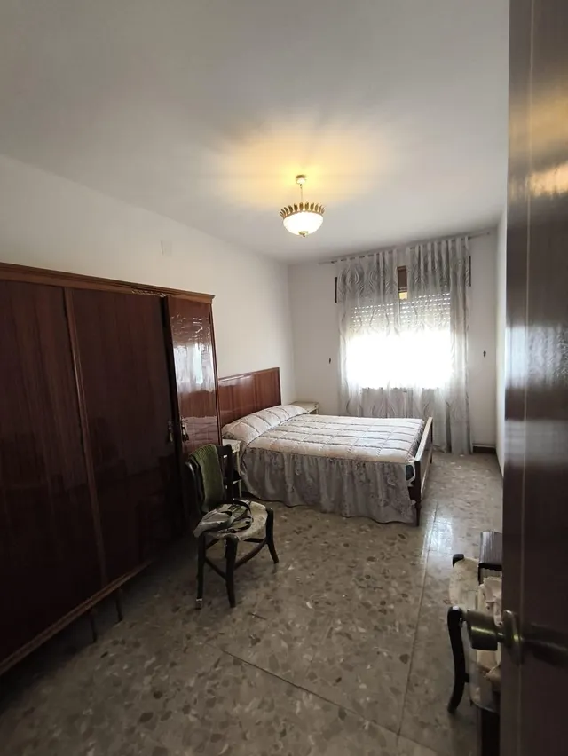 Amplia Casa en Noblejas - Oportunidad Única por €180,000 — 36