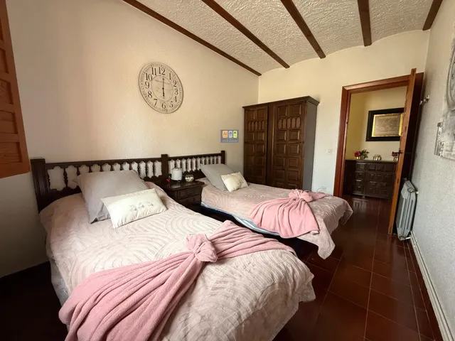 FINCA EXCLUSIVA CON GRAN POTENCIAL EN ELDA — 49