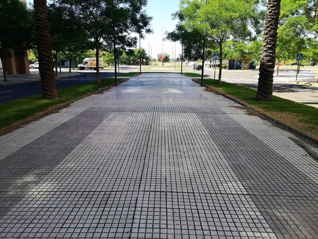 Local comercial 140m² en alquiler - San Roque - foto 2