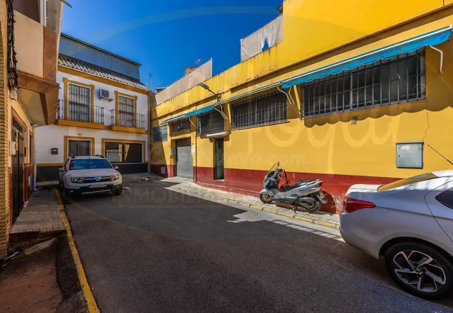 Edificio de uso industrial en venta en Camas (Sevilla) — 3