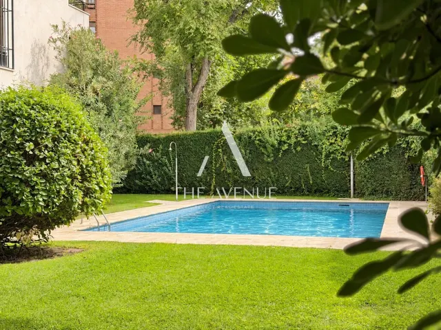 En una de las mejores urbanizaciónes de la zona coqueto piso con terraza  piscina y plaza de apracamiento — 38