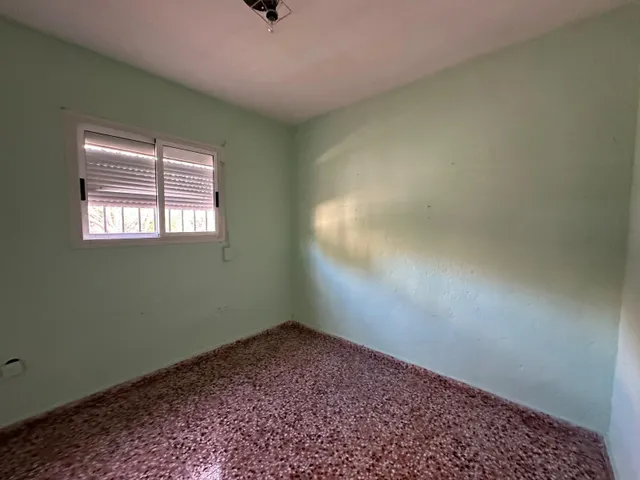 Casa a reformar con jardín y garaje en Urbanización Els Rosers — 9