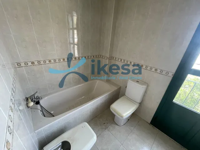 Venta de Edificio en San Juan de Aznalfarache (Venta Flash - Proceso de puja) — 42