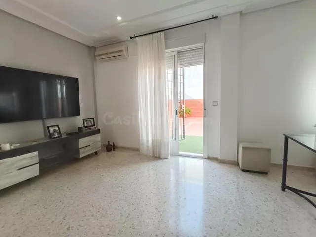 CASA ADOSADA EN ZONA GUADALQUIVIR - LISTA PARA ENTRAR A VIVI - foto 3