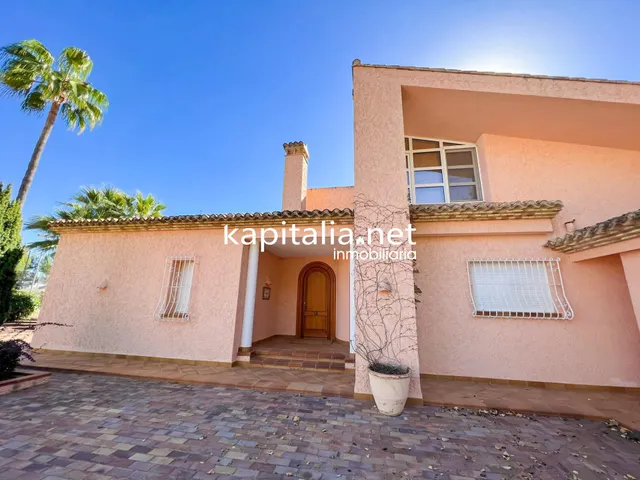 Magnifico chalet a la venta en Valencia — 9