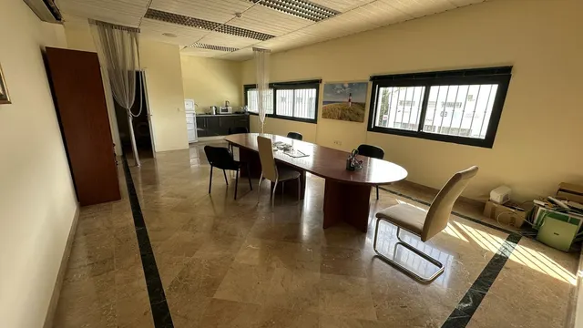 Negocio 12 habitaciones 1253m² en venta - Polígono - Alrededores - Pedanías — 40