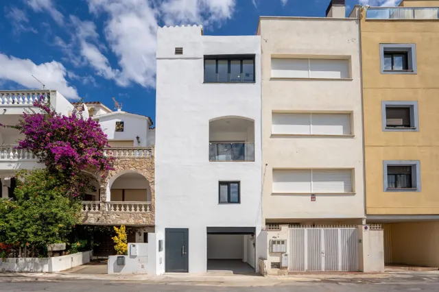 ¡Descubre esta fantastica vivienda en Empuriabrava! - foto 4
