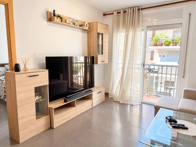 Piso en venta en el centro de Roses con ascensor y aparcamie