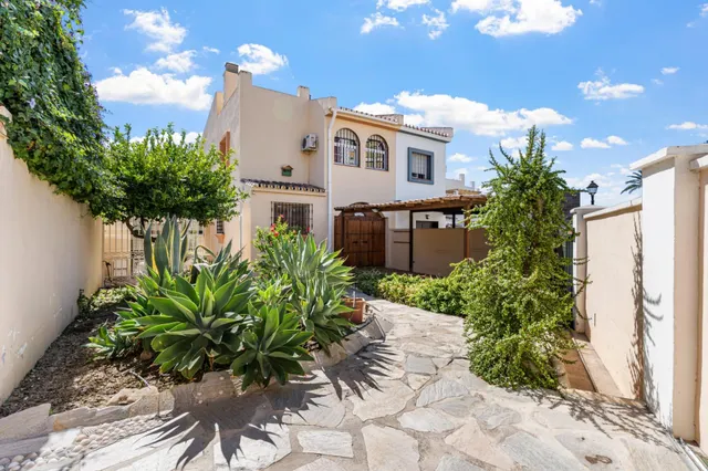 ¡Descubre esta preciosa casa pareada en venta! — 18