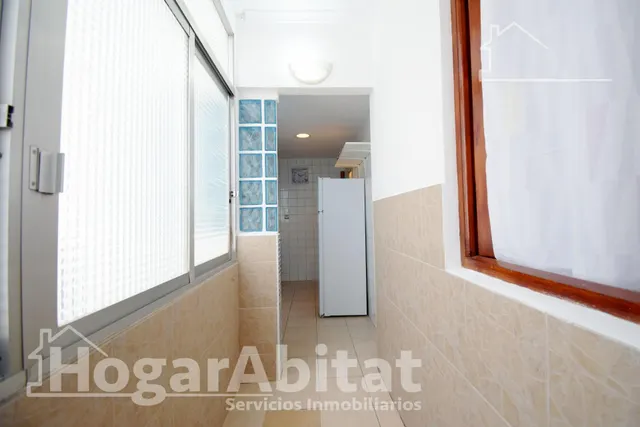MUY AMPLIO CON 4 DORMITORIOS Y TERRAZA EN EL CENTRO — 38