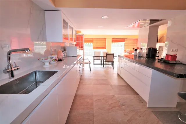 GRAN VILLA EN LA EXCLUSIVA ZONA DE CABO ROIG — 40