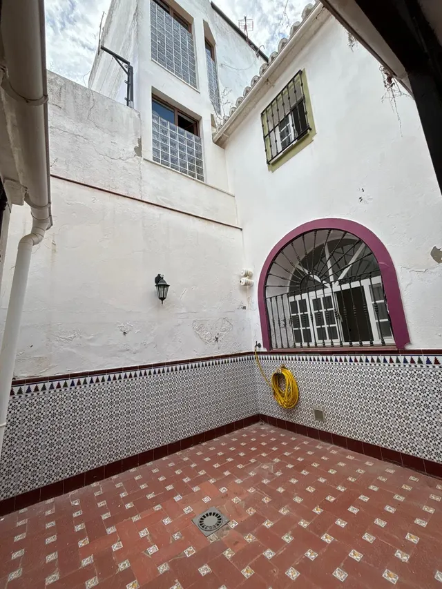 En venta casa a reformar en el centro histórico de San Roque, con local incluido — 11