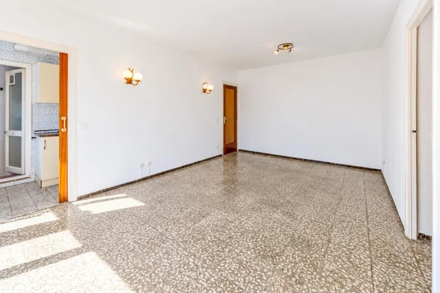 AMPLIO PISO CON TERRAZA EN EL POBLE SEC — 11