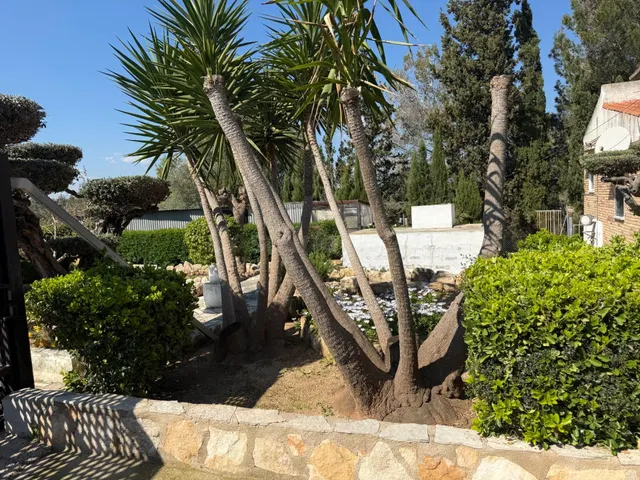 Finca rústica con vivienda legalizada y anexos en Santa Bàrb