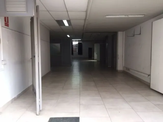 Local en alquiler en la zona hermetica de Sabadell — 3