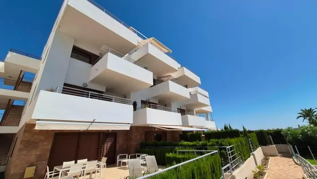 Apartamento con vistas despejadas en la exclusiva urbanización de terrazas de campoamor — 19