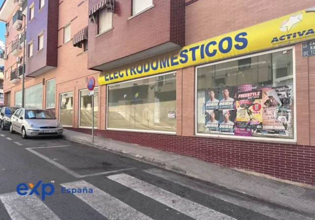 Grandioso Local comercial en Linares !! - foto 4