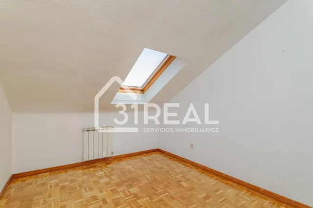 Ático duplex con terraza en Valdeacederas — 27