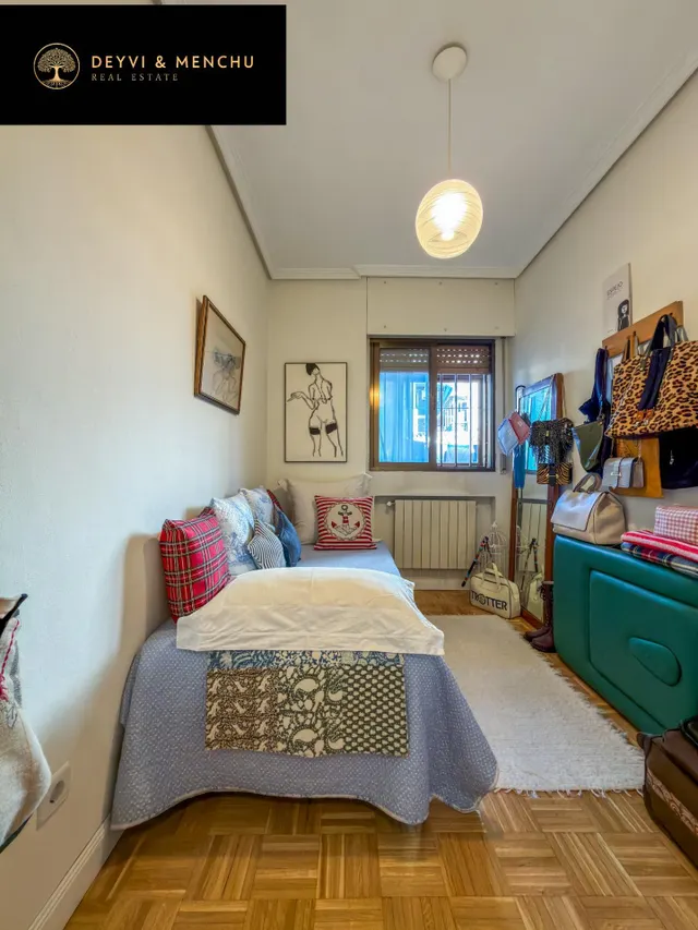 Piso exterior con terraza, 2 dormitorios y listo para entrar a vivir — 23