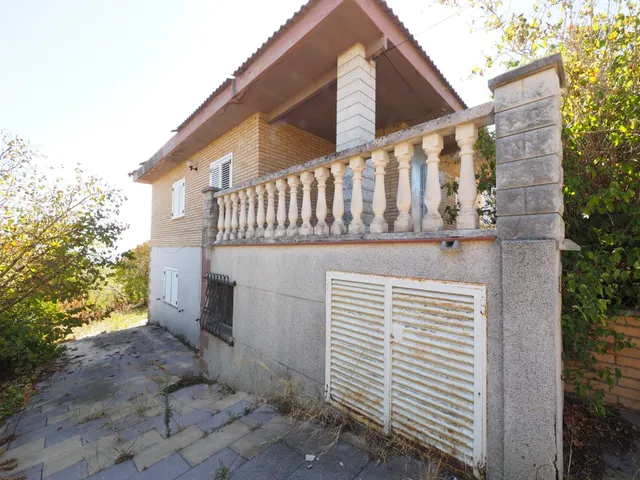 Se vende casa en Mediona, urbanización sant elies — 42