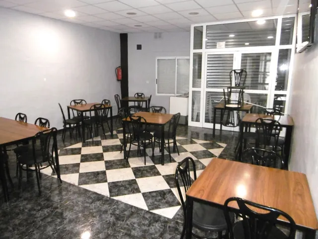 SOLAR CON LOCAL COMERCIAL EN PLANTA BAJA ACTUALMENTE CON NEGOCIO DE BAR — 3