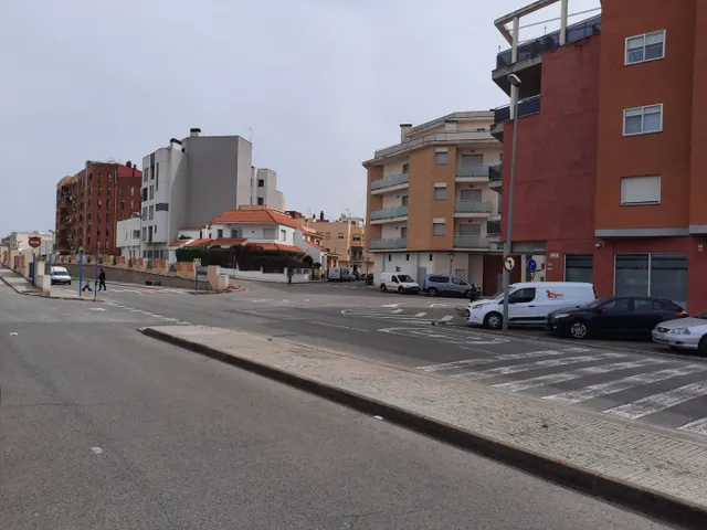 LOCAL ESQUINERO CON GRAN FACHADA — 8