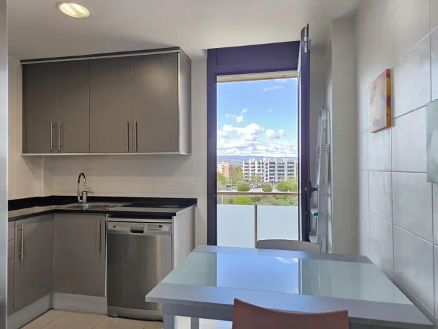 Tu nuevo hogar en Tarragona te espera: amplio, luminoso, con terraza y piscina! — 23