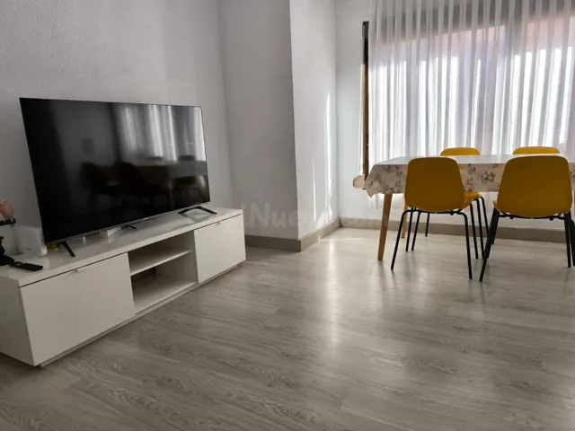 Estupendo piso en venta en Campoamor — 2