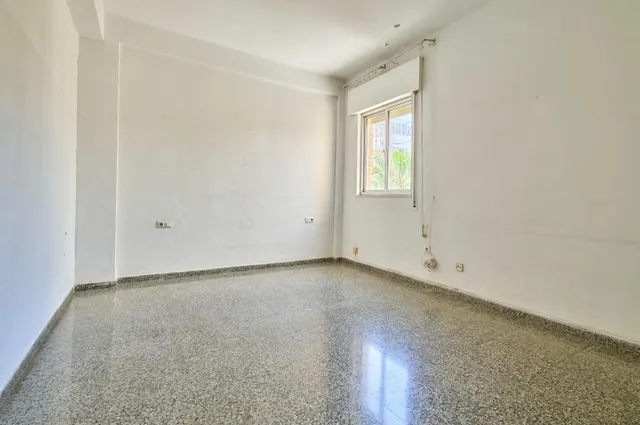AMPLIO PISO DE 4 DORMITORIOS EN ZONA PIO XII — 9