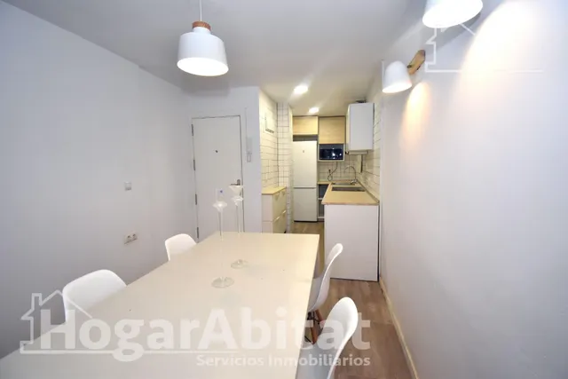 ¡oportunidad! bajo bonito, luminoso y reformado con patio, todo amueblado — 26