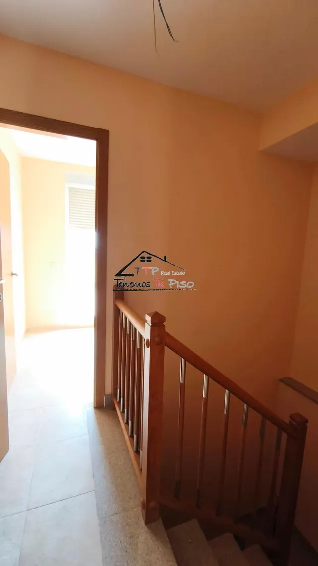 ÁTICO-DÚPLEX A ESTRENAR. 4 DORMITORIOS. 3 BAÑOS. TERRAZA DE 35M. COCHERA INCLUIDA — 38