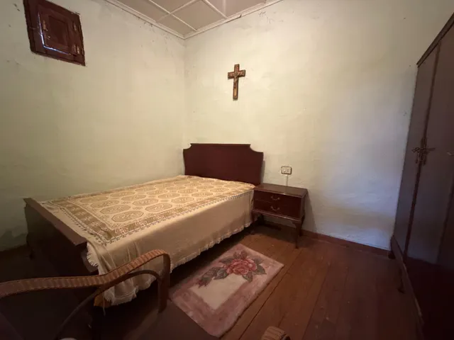 SE VENDE CASA CON PARCELA EN SANDIAS. — 26