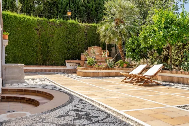 Chalet exclusivo en  una sola planta en el centro de La Zubia 5 dormitorios, piscina  y garaje — 3
