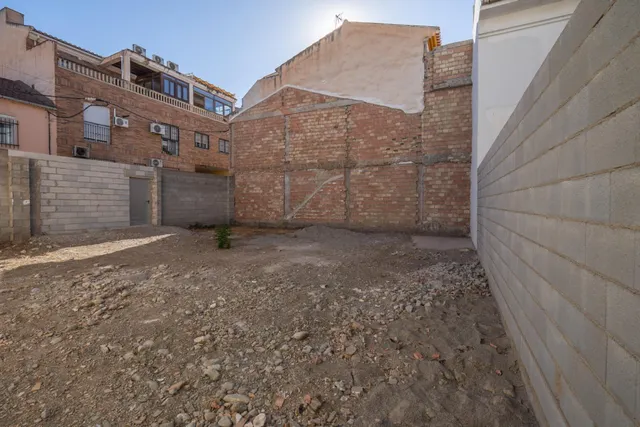 EXCELENTE SOLAR EN VENTA EN ARMILLA (JUNTO PLAZA ESPAÑA) — 21