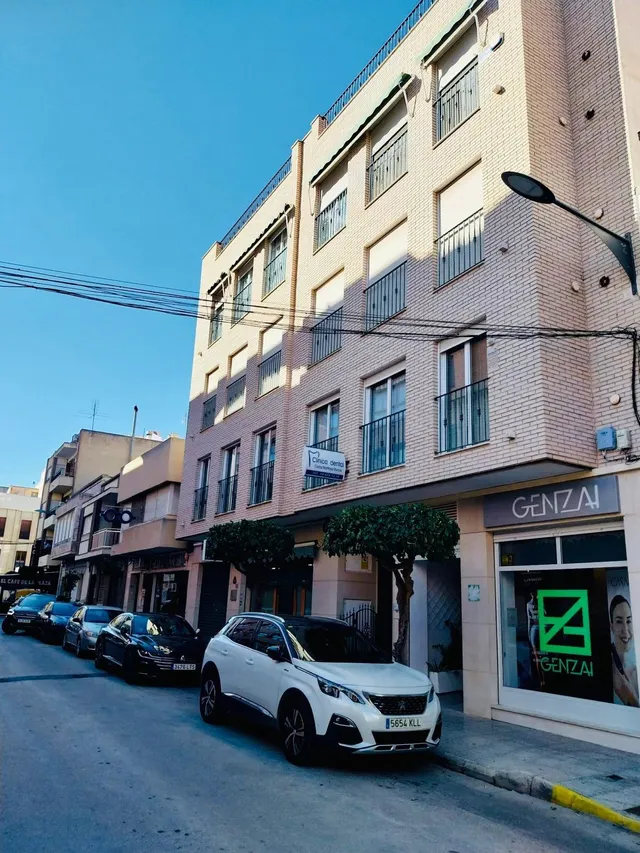 Piso de gran tamaño y excelentes calidades en pleno centro de Almoradí. — 48