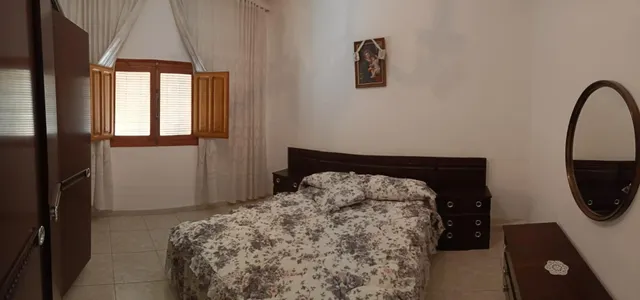 CASA FAMILIAR EN FINES ( ALMERÍA) DE 7 habitaciones. — 8