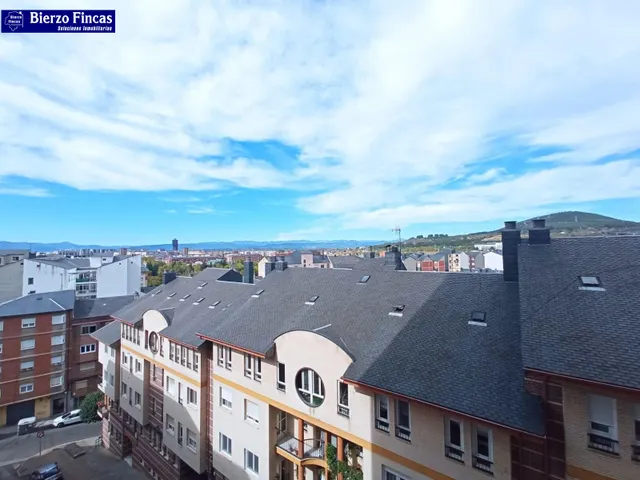 SE VENDE AMPLIO PISO EN PONFERRADA — 40