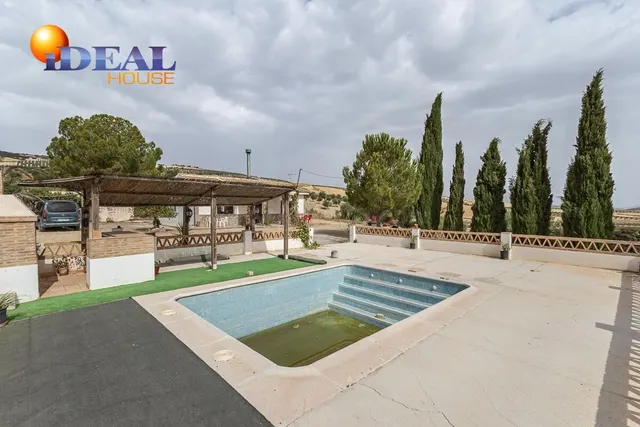 * Encantadora Villa de Campo con Piscina, 34.085 m2 de Terre