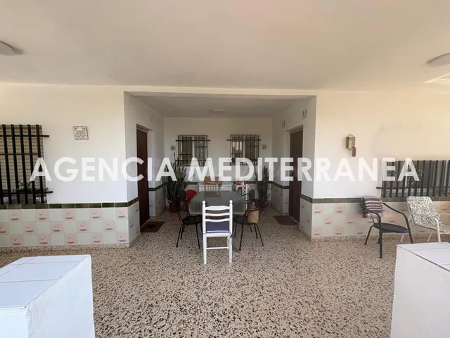 Gran chalet en venta en Lliria, con piscina privada - foto 4