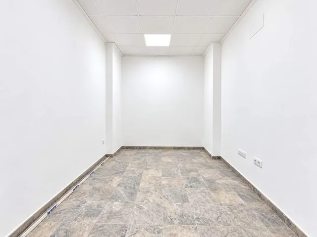 CASA DE DISEÑO A ESTRENAR CON GARAJE EN PILES CONSTRUIDA EN 2024. PISCINA CHILLOUT PRIVADA. — 24