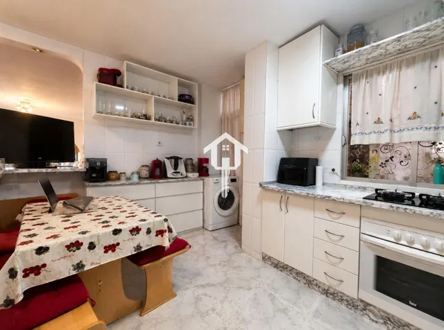 Espectacular piso de 3 habitaciones con patio y aire acondicionado en zona campoamor de Alicante — 11