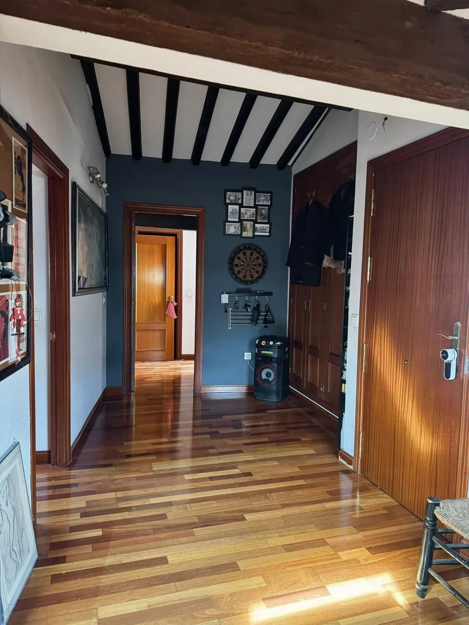 Piso con parte abuhardillado  de 2 dormitorios en pleno centro de Málaga.