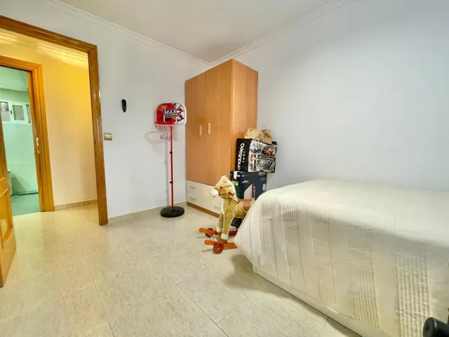 Piso exterior de 3 dormitorios en Miralbaida – Listo para entrar a vivir — 28