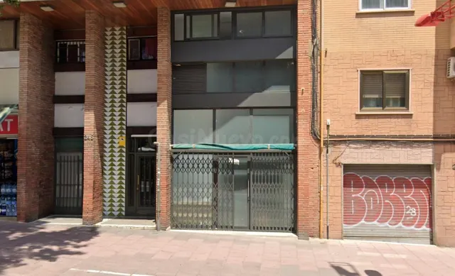 Se vende oficina OKUPADA en Paseo Valldaura 245 de Barcelona