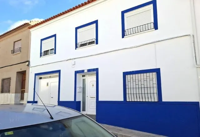 SE VENDE casa adosada OKUPA en C Santa Ana de Campo de Crip