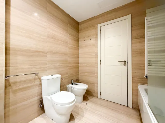 Piso luminoso en Calle Princesa 73, tres dormitorios,  Madrid. — 10