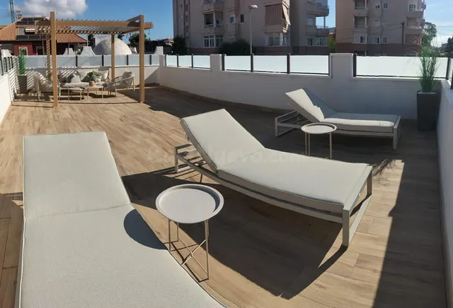 MAGNIFICO CHALET TOTALMENTE REFORMADO, IDEAL PARA PAREJAS, RODEADO DE TODOS LOS SERVICIOS — 4